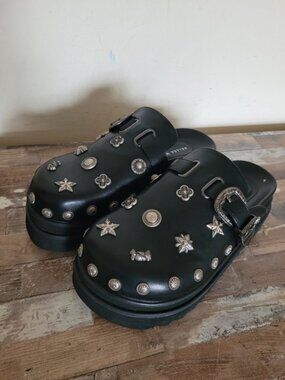 Azalea Wang Sunai Studded Clog Platform Black Sandals size 8.5